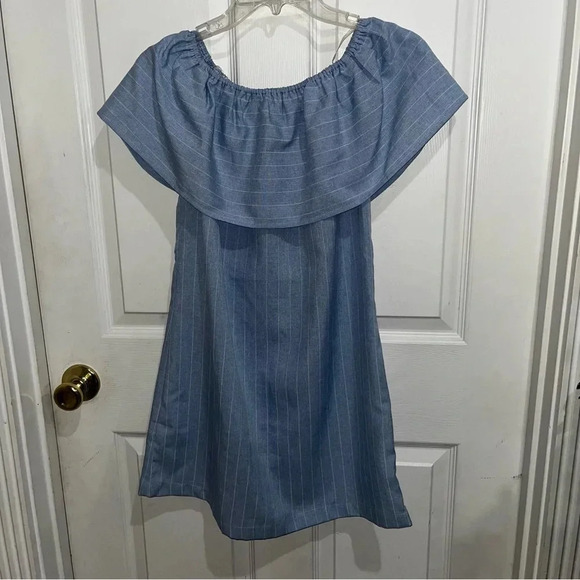Tcec top with sleeves that can lay off shoulder/ blue in color sz sm - Picture 3 of 3
